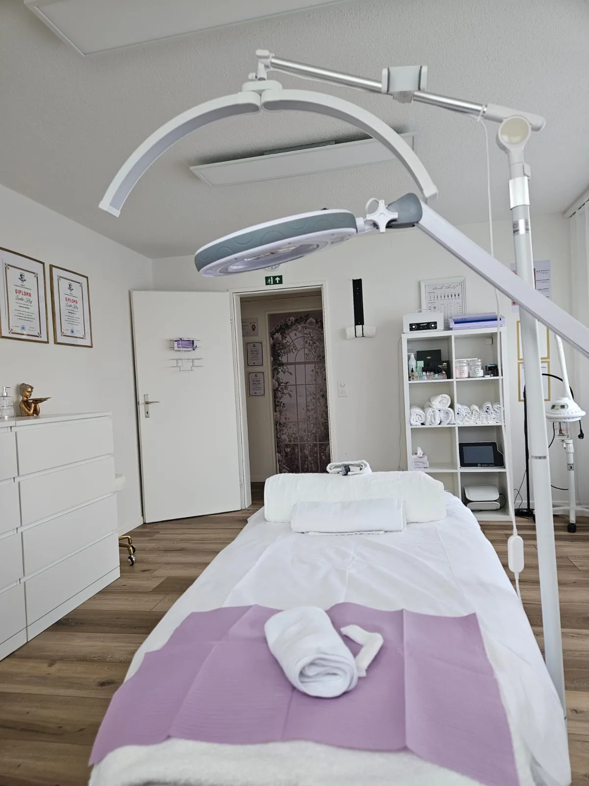 Behandlungsraum – Professionelle Kosmetik bei Züri Glow Beauty Studio